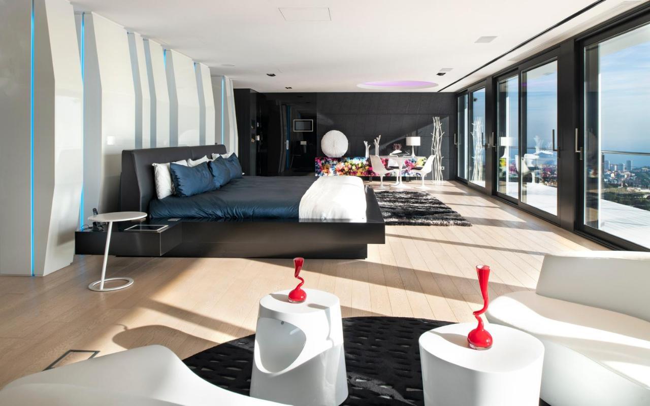 Ibiza Style Barcelona Luxury Villa บาดาโลนา ภายนอก รูปภาพ